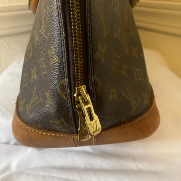 AUTHENTIC LOUIS VUITTON ALMA - Picture 7 of 10